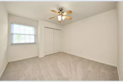 1302 Wickshire Lane, Houston, TX 77043 - Photo 32