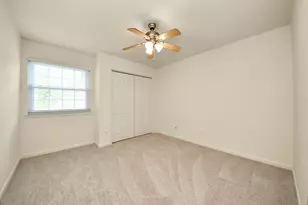1302 Wickshire Ln, Houston, TX 77043 - Photo 32