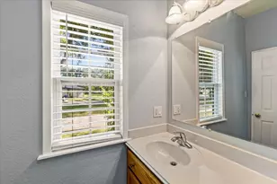 7911 Barry Ave, Hitchcock, TX 77563 - Photo 16