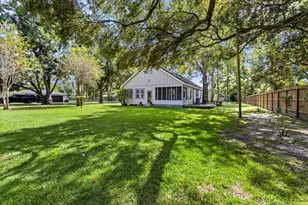 7911 Barry Ave, Hitchcock, TX 77563 - Photo 30