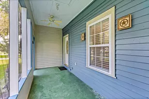 7911 Barry Ave, Hitchcock, TX 77563 - Photo 36