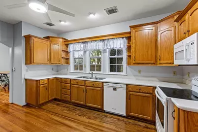 7911 Barry Avenue, Hitchcock, TX 77563 - Photo 6