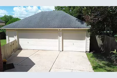 3911 Clarestone Drive, Pearland, TX 77584 - Photo 32