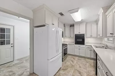 3210 Lancelot, Orange, TX 77630 - Photo 8