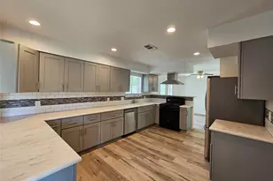 5119 Bayou Dr, Dickinson, TX 77539 - Photo 10