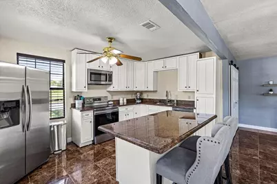 3201 Avenue F, Dickinson, TX 77539 - Photo 10