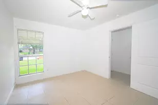 10930 W Bellfort Ave, Houston, TX 77099 - Photo 24