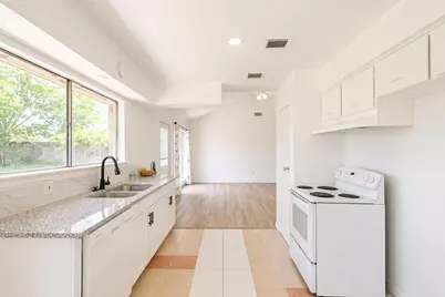 10930 W Bellfort Avenue, Houston, TX 77099 - Photo 8