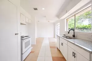 10930 W Bellfort Ave, Houston, TX 77099 - Photo 10