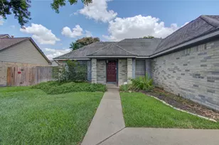 11810 Stone Bridge Dr, Houston, TX 77064 - Photo 4