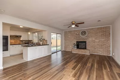 46 N Deerfoot Circle, The Woodlands, TX 77380 - Photo 4