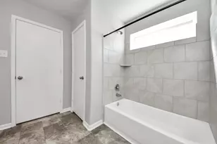 8815 Bison Mdw Trl, Rosharon, TX 77583 - Photo 20