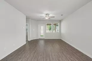 2010 W Darlington Oak Ct, Conroe, TX 77304 - Photo 10