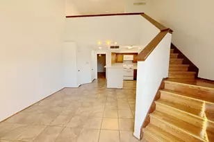10855 Meadowglen Ln, Houston, TX 77042 - Photo 6