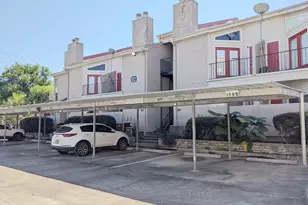 10855 Meadowglen Ln, Houston, TX 77042 - Photo 12