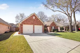 1618 Stoney Park Dr, Houston, TX 77339 - Photo 2