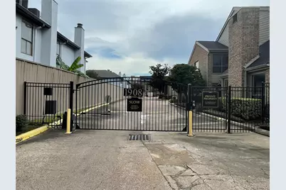 1908 Augusta Drive #4, Houston, TX 77057 - Photo 2