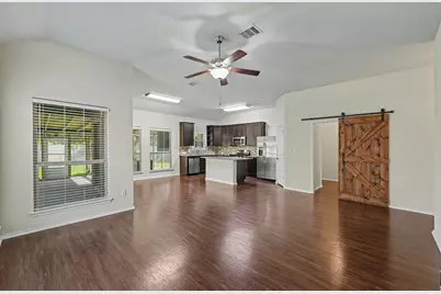 1061 Shadow Bend Court, Conroe, TX 77301 - Photo 4