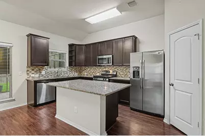 1061 Shadow Bend Court, Conroe, TX 77301 - Photo 10