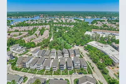 35 Amerson Bay Way, The Woodlands, TX 77380 - Photo 2
