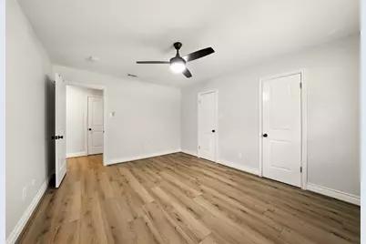 10718 Chevy Chase Drive, Houston, TX 77042 - Photo 32