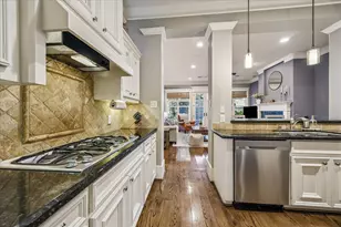 823 W 26th St, Houston, TX 77008 - Photo 8