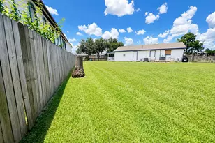 2321 Burke Rd, Pasadena, TX 77502 - Photo 40