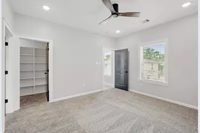 4719 Mallow Street, Houston, TX 77033 - Photo 22