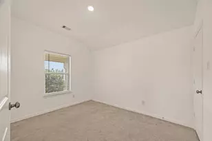 1010 Schooner St, Crosby, TX 77532 - Photo 8