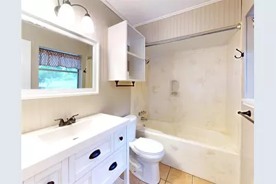 5221 Cottonwood Circle, Dickinson, TX 77539 - Photo 16