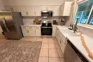 1 Laurel Oak Pl, Spring, TX 77380 - Photo 2