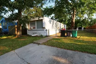 9810 Cedar Branch Dr, Baytown, TX 77521 - Photo 1