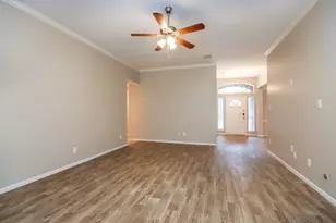 1414 Summer Rain Dr, Houston, TX 77339 - Photo 4