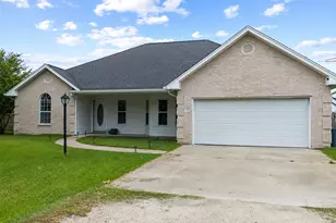 931 Broadway, Winnie, TX 77665 - Photo 1
