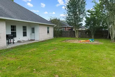 931 Broadway, Winnie, TX 77665 - Photo 36