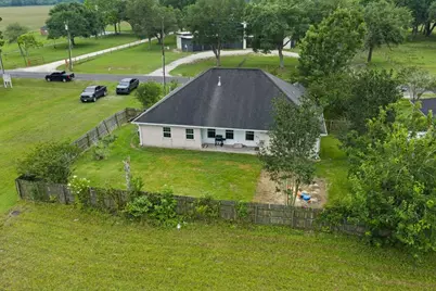 931 Broadway, Winnie, TX 77665 - Photo 34