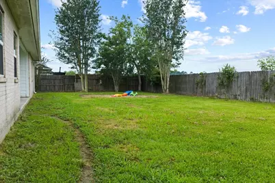 931 Broadway, Winnie, TX 77665 - Photo 32