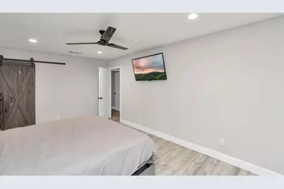 5658 Ludington Drive, Houston, TX 77035 - Photo 16