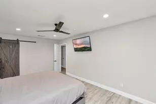 5658 Ludington Dr, Houston, TX 77035 - Photo 16
