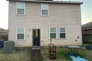 2706 Regatta Ln, Texas City, TX 77568 - Photo 2