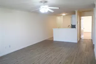 11802 Greenshire Dr, Houston, TX 77048 - Photo 4