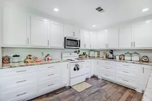 1570 Rebecca Pl, Vidor, TX 77662 - Photo 12