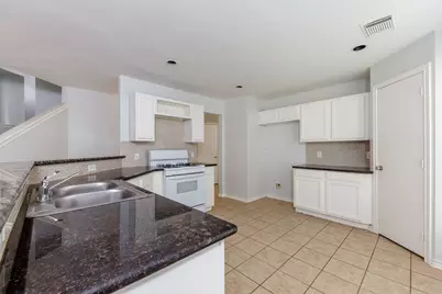 7615 Greenwood Point Drive, Cypress, TX 77433 - Photo 8