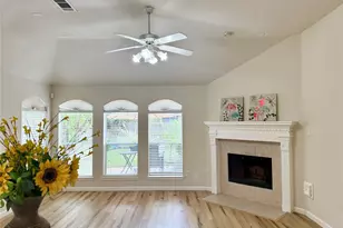 554 Ivy Cross Ln, Sugar Land, TX 77479 - Photo 8