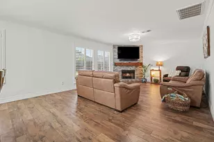 2890 Colony Cone Cir, Dickinson, TX 77539 - Photo 8