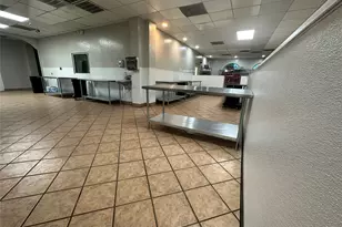 7820 Fulton St, Houston, TX 77022 - Photo 6