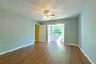 325 E Main St St, Brenham, TX 77833 - Photo 6