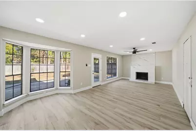 22 Cricket Hollow Place, The Woodlands, TX 77381 - Photo 2