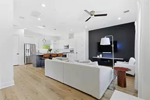 730 E 33rd St, Houston, TX 77022 - Photo 8