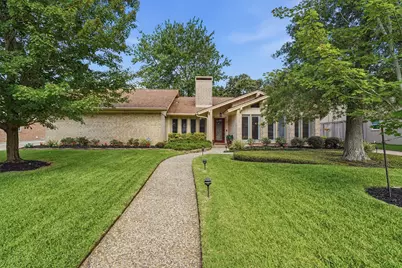 611 Forest Lake Drive, Seabrook, TX 77586 - Photo 1